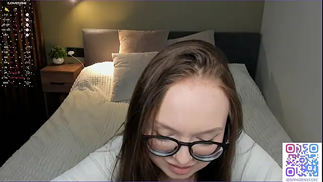 IvyHornyCore webcam