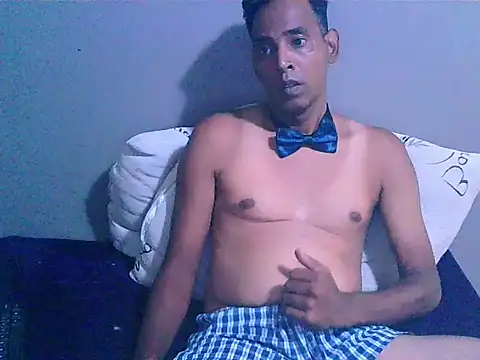 IndianHunk01 webcam