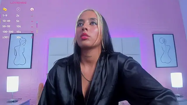 charlotte_kisss webcam