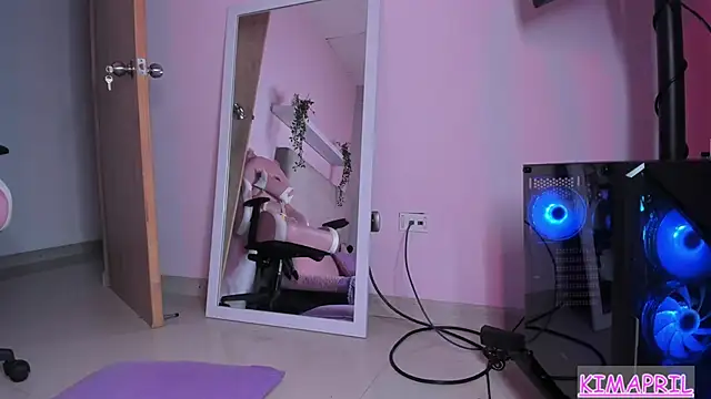 kimapril - KIMAPRIL's free webcam - UK Sex Cams