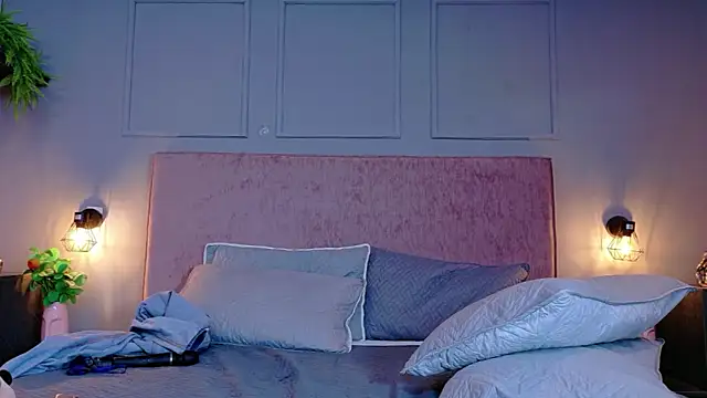 busty_zay (F young) - It's time to get naked for you