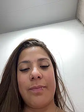 Pretty__Milf webcam