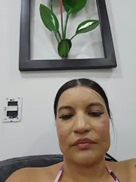 Pretty_Julieta webcam