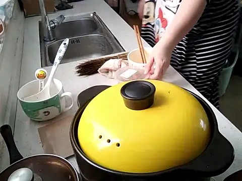 AngelwithEcup webcam