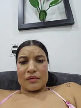 Pretty_Julieta webcam