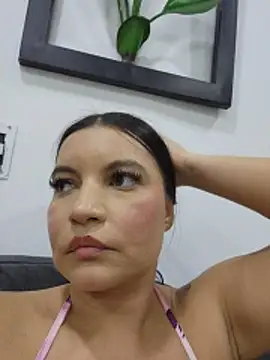 Pretty_Julieta webcam