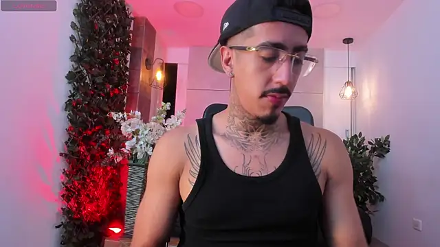 Donovan_Desmond webcam