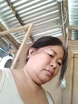 Lovelywoman43 webcam