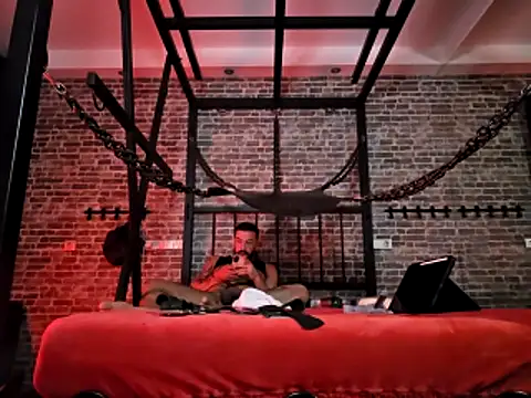 PlayfulThomas webcam