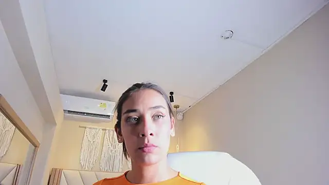 NahimiThompson webcam