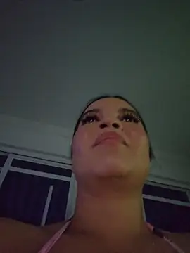 Pretty_Julieta webcam