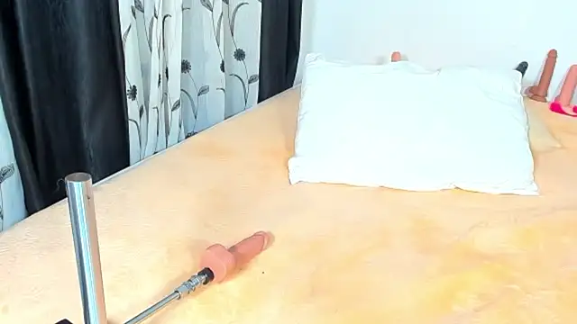 CREAMY_BUBBLEGUM webcam