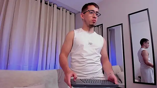 Tommas_Jhonson webcam