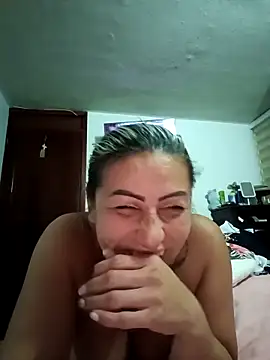 Webcam Model (maynor_1998)  is live.Free join now!