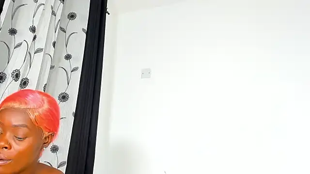 CREAMY_BUBBLEGUM webcam