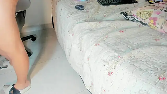 Scarlett_Montclair webcam