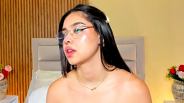 CristalMayson webcam