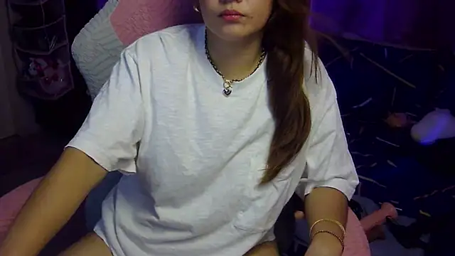 angelhennesy - AngelHennesy's free webcam - UK Sex Cams