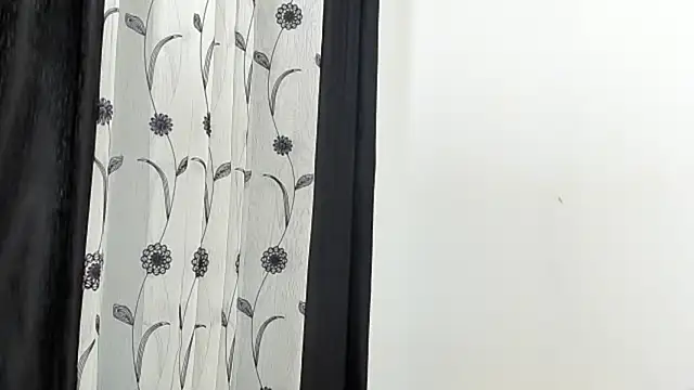 CREAMY_BUBBLEGUM webcam