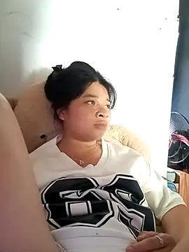 linbi135 - Linbi135's free webcam - UK Sex Cams