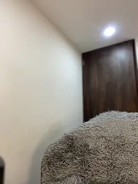 MiaJones21's live cam