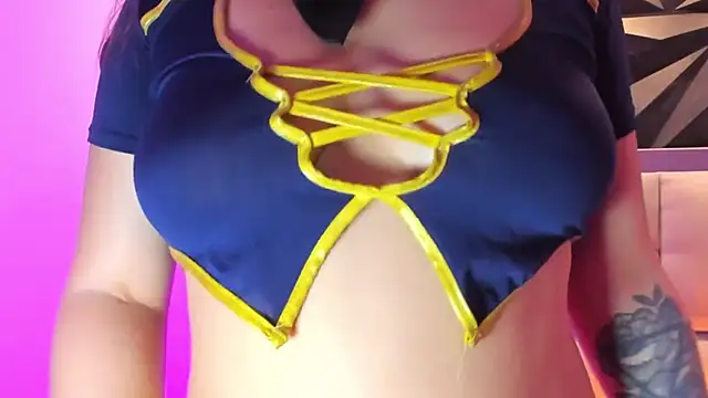 megan_whitee__ webcam