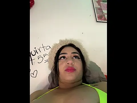 halana_squirts webcam