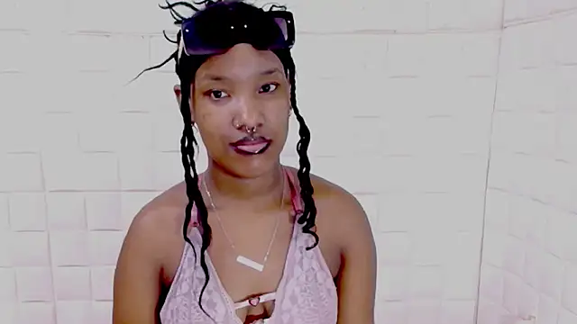 EroticSexyPrada webcam