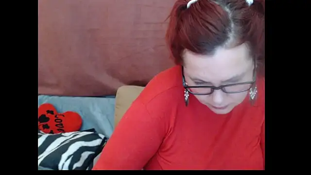 PlayfullMature webcam