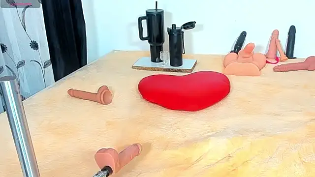 CREAMY_BUBBLEGUM webcam