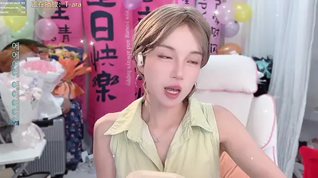 美女hi-AnAn在线直播