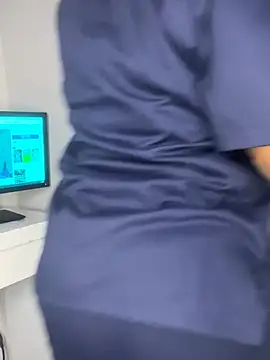 Bustygoddess32 webcam