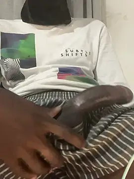 Gifttheskimaskboy014 webcam