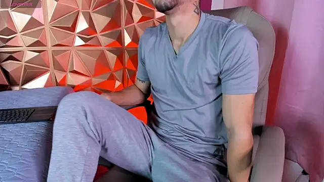 AlejandroStormm webcam