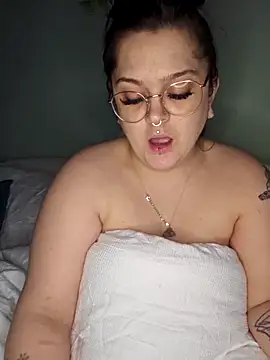 Saucy-Serenity webcam