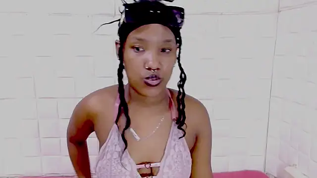 EroticSexyPrada webcam