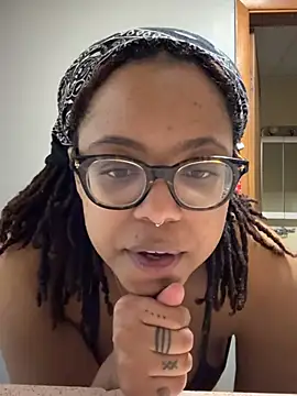 hazeleyedemonx13 webcam