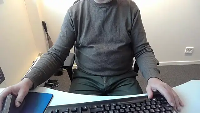 buggemann (M grandpa) - Masturbate for 5 min