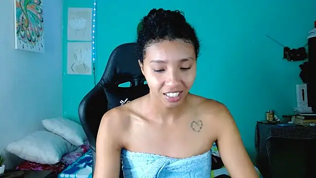 sensitive_brunette webcam