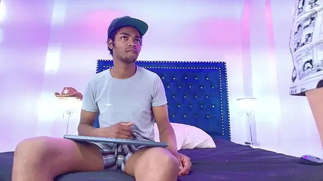 Cristal_and_luke webcam