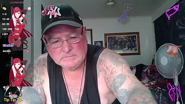 kinkyblueyes69 (M mature) - GET NAKED