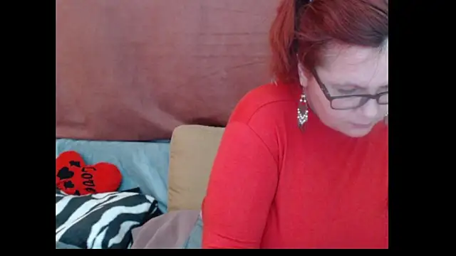 PlayfullMature webcam