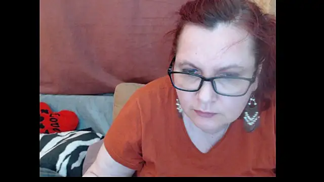 PlayfullMature webcam