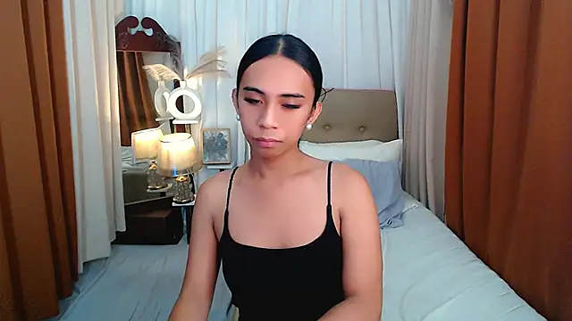 scarlet_smith7 (T teen) - all eyes on me