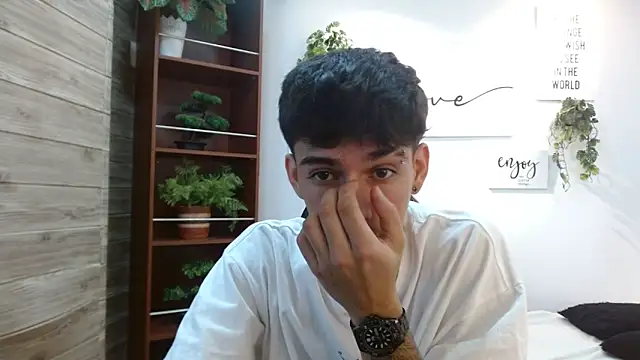 AmethystShadow17 webcam