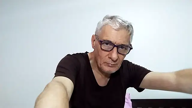 BIGUNCUTHARDCOCK webcam