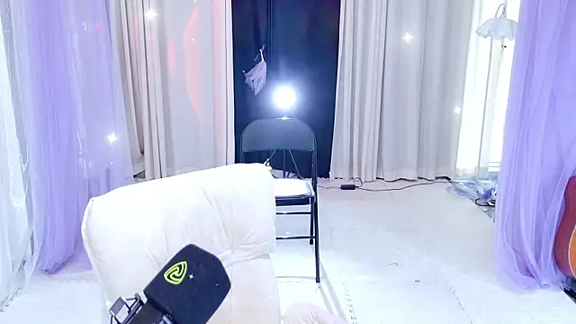 Dancer_Lucky-Nini webcam