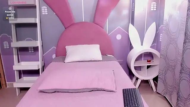 EmmaThompson__ webcam