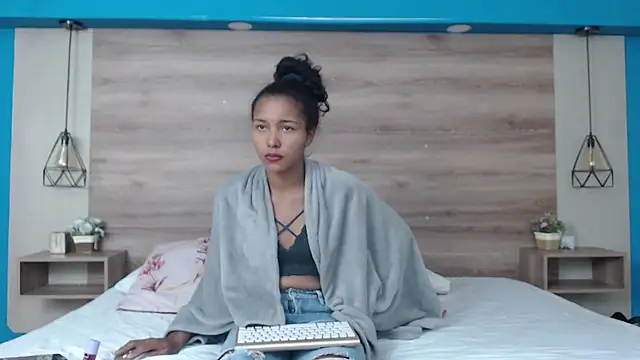 Lili_Lavander webcam