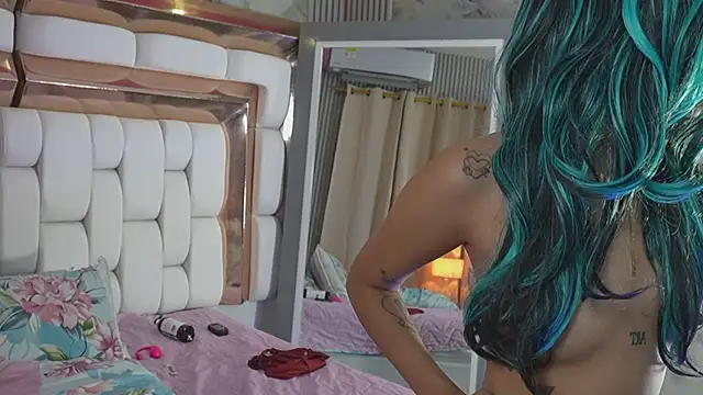 kinkylittlegirll webcam